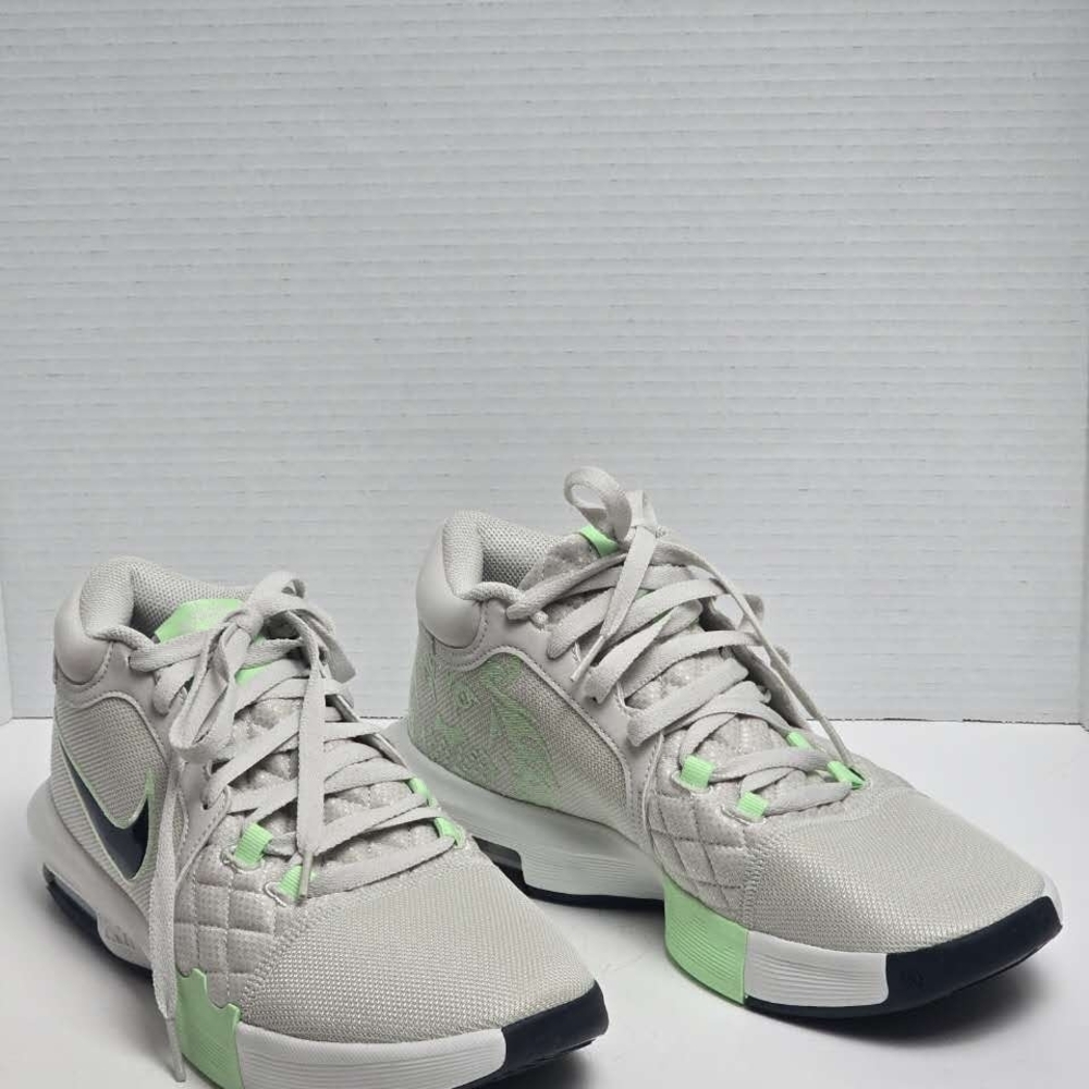 Nike Gray and Green Sneakers